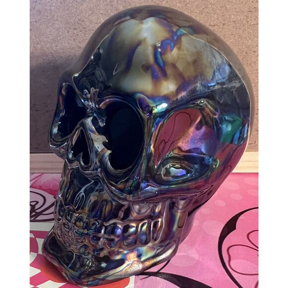 -HALLOWEEN SKULL decor Dark Iridescent Reflective Skull Figurine - Picture 2 of 14